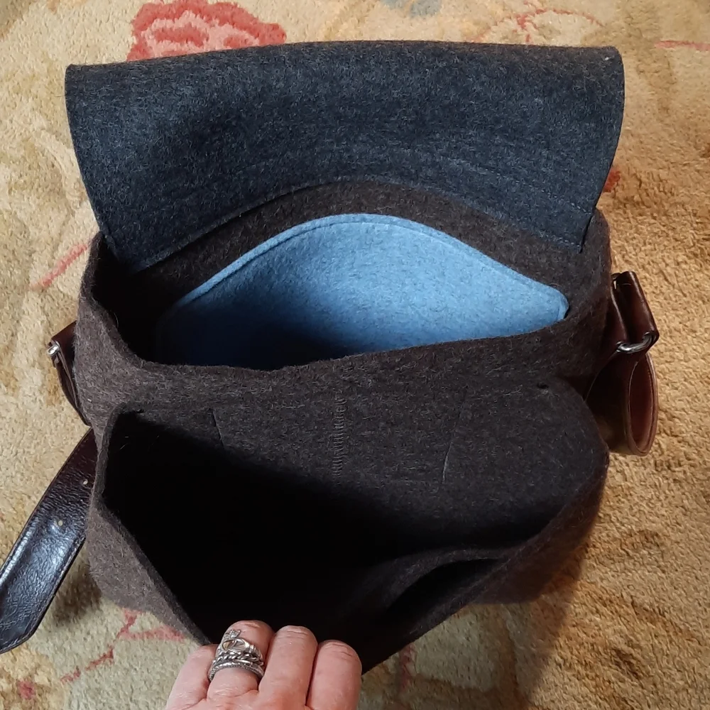 GRAF LANTZ • FELT MESSENGER BAG